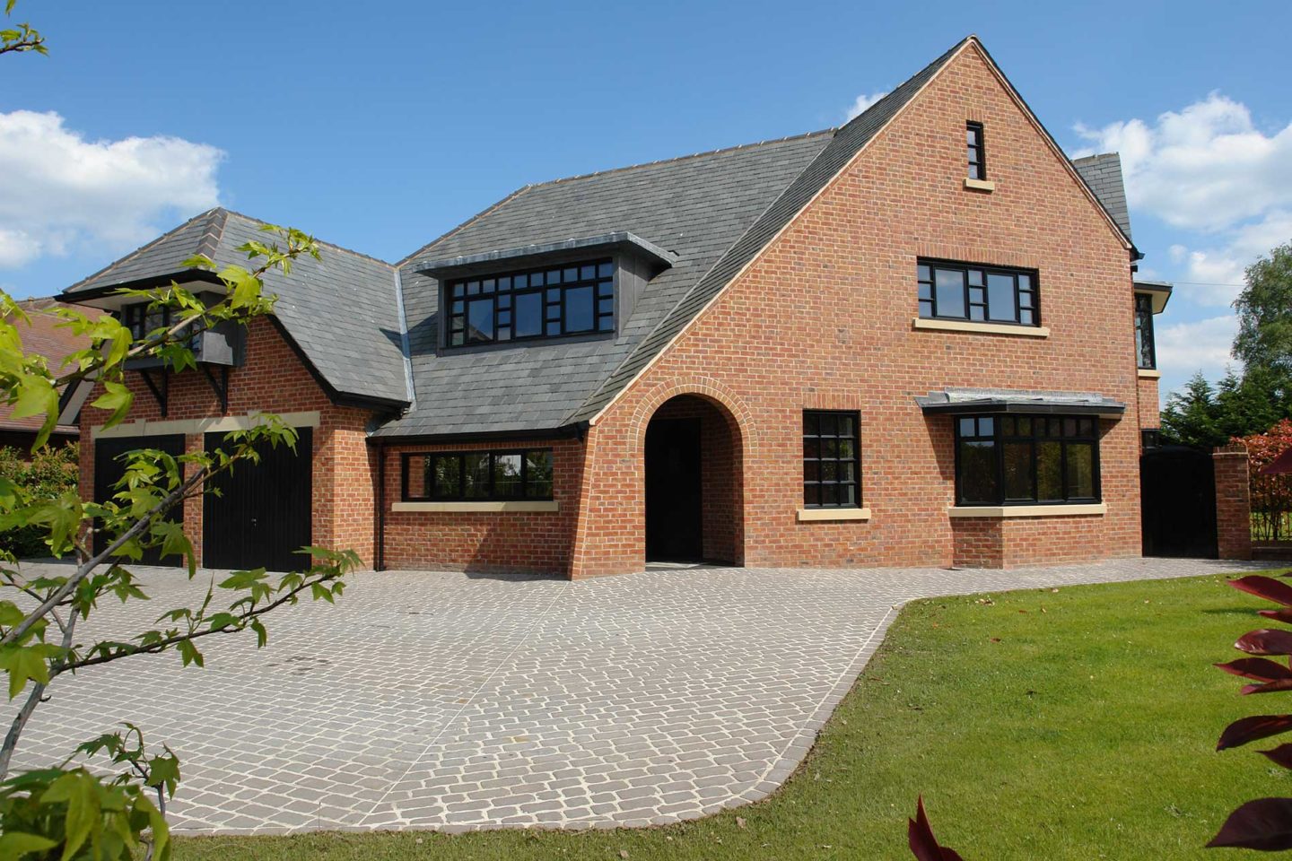 aluminium windows in weybridge