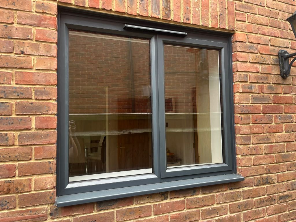 ALUK windows Surrey - aluminium frame lower floor window