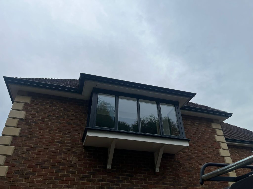 ALUK windows Surrey - extended window with a four pane aluminium window frame