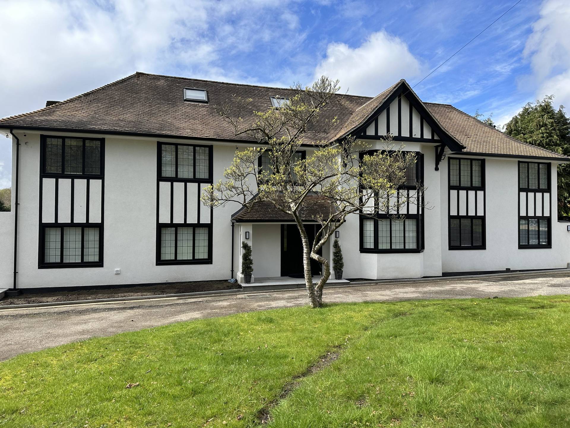 Aluminium Windows in Shere